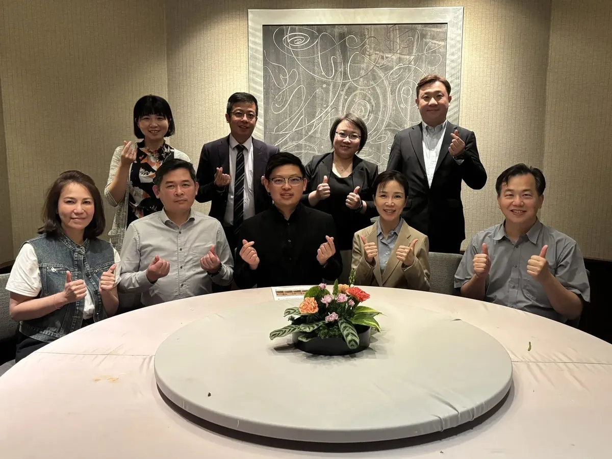 沈医生与台湾医生及 HIRONIC 团队